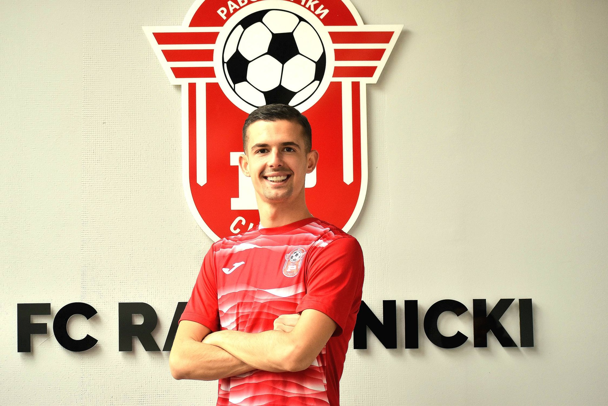 Работнички го засили нападот со фудбалер од Шкупи