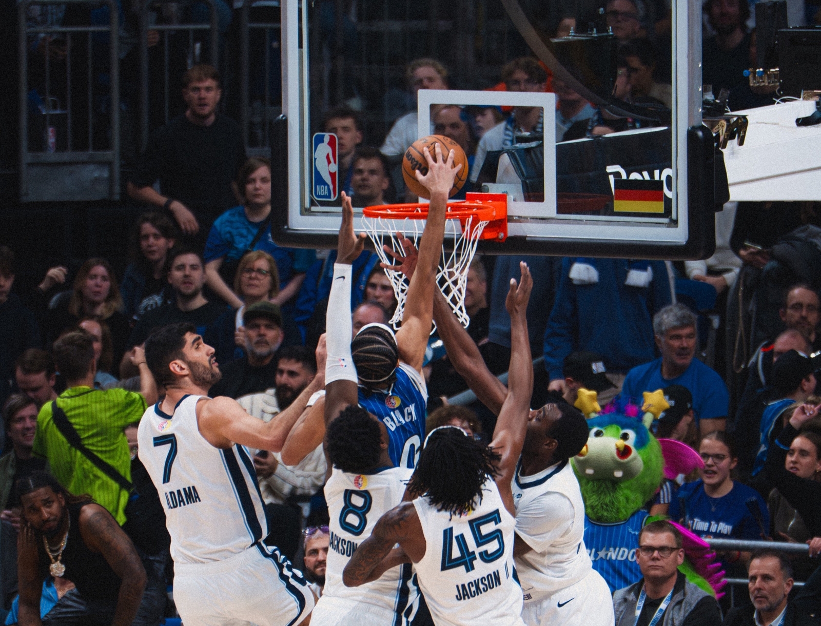 Пресврт на сезоната: Орландо од -20 до победа (ВИДЕО)