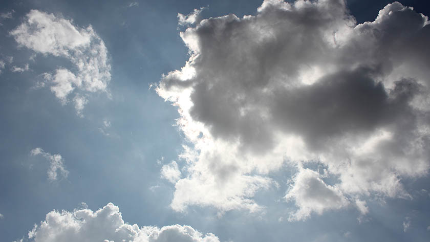 Денеска променливо облачно со сончеви периоди