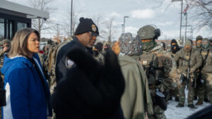 (ВИДЕО) Најмалку 30 лица се уапсени за време на немирите во Минеаполис