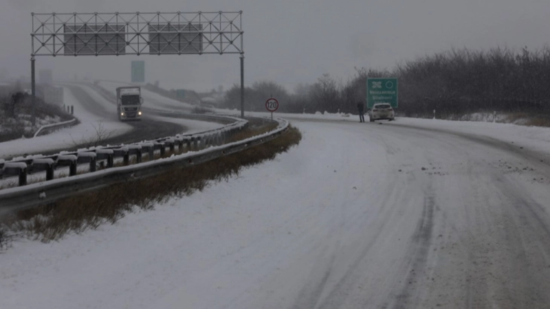 ЦУК: Изминатото деноноќие во тетовско-гостиварскиот регион се пријавени над 20 сообраќајни незгоди