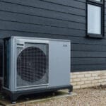 Гас или топлински пумпи – дилемата што ја дишеме секоја зима