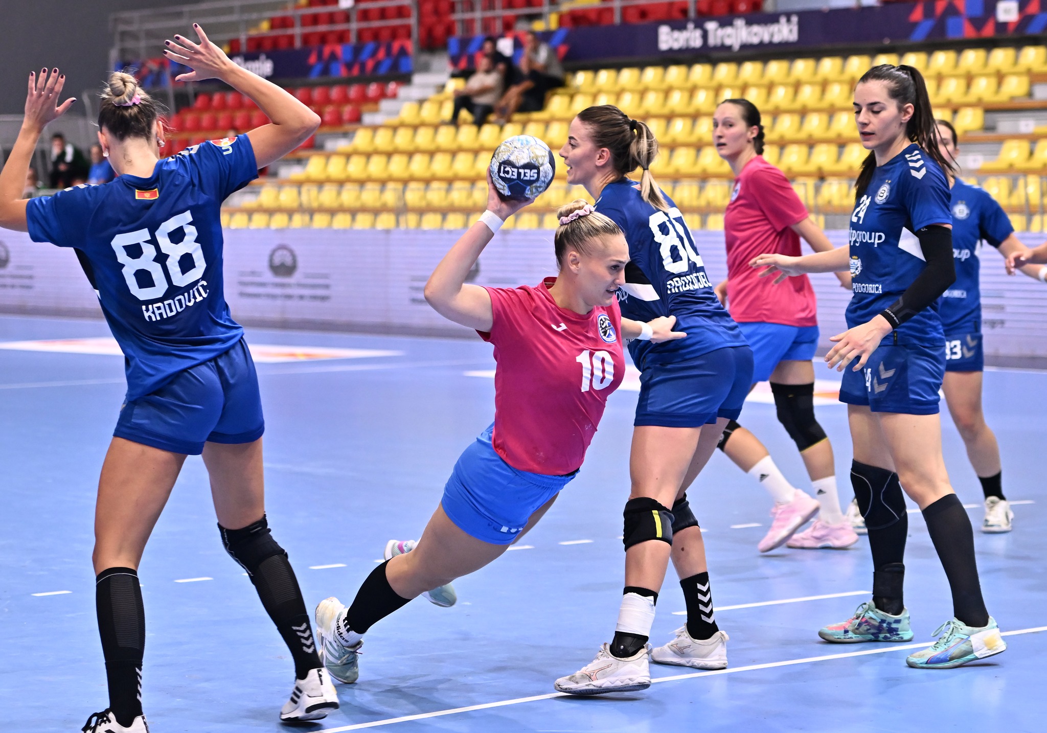 Aлександра Коловска од Автокоманда се пресели во Чаир