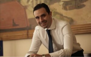 Костадин Костадинов го одмрзнува членството во СДСМ