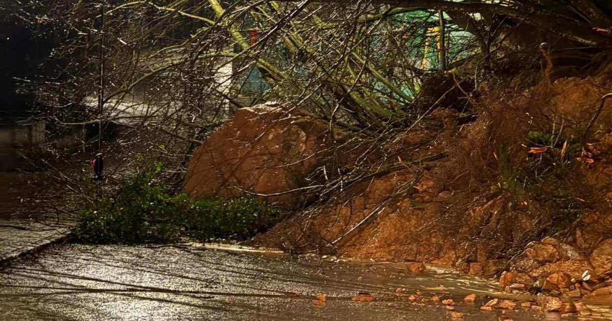 Oдрони, свлечишта и поплави на повеќе места во државава по обилните врнежи од дожд