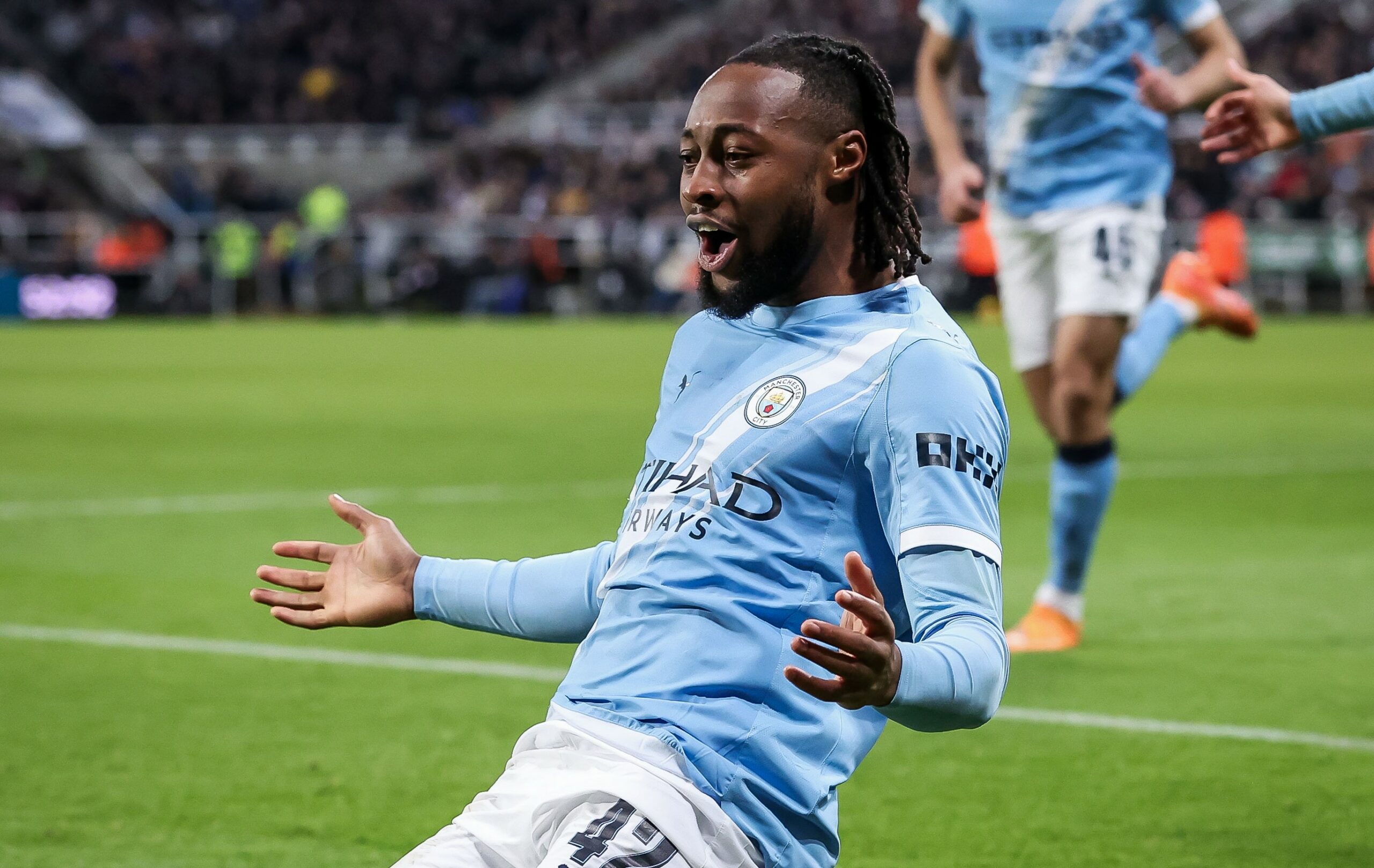 Семењо блеска и со „граѓаните“: Сити славеше на „Сент Џејмс парк“ и е поблиску до финалето (ВИДЕО)