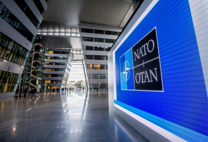 ВООРУЖУВАЊЕ: НАТО планира значително да го зголеми оружјето и муницијата на источното крило, како и да создаде нова одбранбена зона