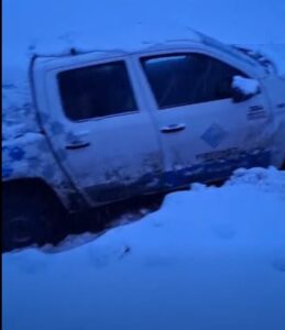 (ВИДЕО) МВР: Двајца вработени од мобилниот оператор А1 спасени кај Лазарополе