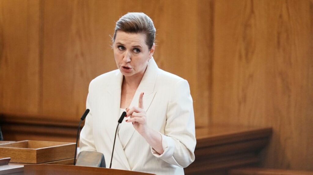 Данската премиерка: Трамп не може да ја уценува Европа