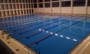 Четири лица се хоспитализирани поради труење со хлор на базен