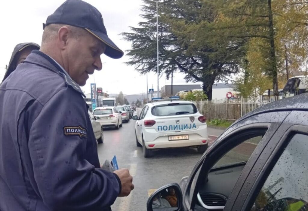 СВР Охрид со кампања: Биди одговорен возач-користи зимска опрема