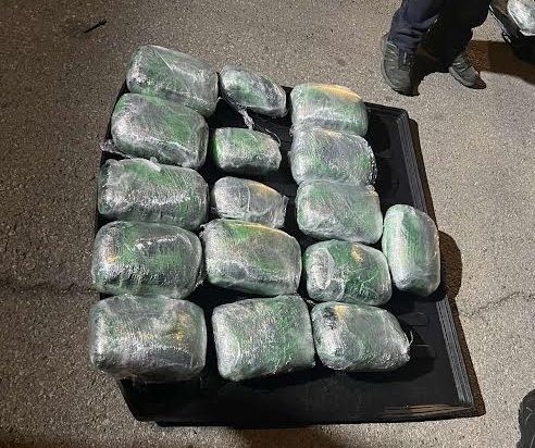 Скопјанец со „ауди“ спречен да продаде 5 килограми марихуана,одреден е 30 дневен притвор