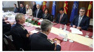 Сиљановска-Давкова: Армијата е современа и усогласена со стандардите на НАТО