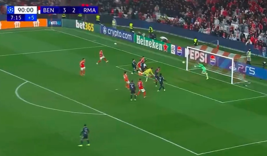 Голот на Трубин се прераскажува низ Европа…Мурињо: Му реков да оди напред, немавме друг избор (ВИДЕО)