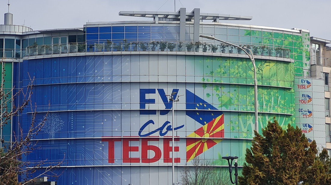 Одговорот на царините од САД ќе биде „непоколеблив, обединет и пропорционален“, изјави Фон дер Лајен и најави склучување „мајка на сите трговски догов...