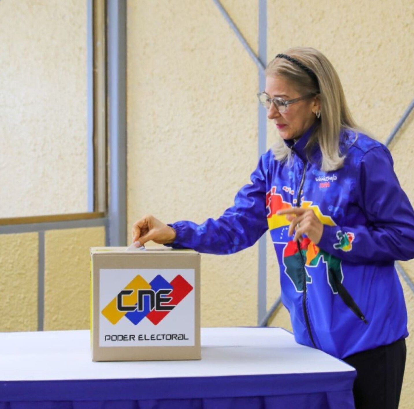 Адвокатот на сопругата на Мадуро вели дека таа претрпела повреди при апсењето