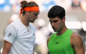 НЕВЕРОЈАТНА ГЛАДИЈАТОРСКА БИТКА ВО МЕЛБУРН: Алкараз од врвот до бездната, па повторно до „рајот“! (ВИДЕО)