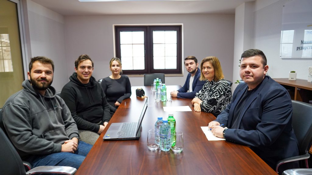 Божиновска ги поддржа студентите инженери: Македонија има талент за европската инженерска сцена