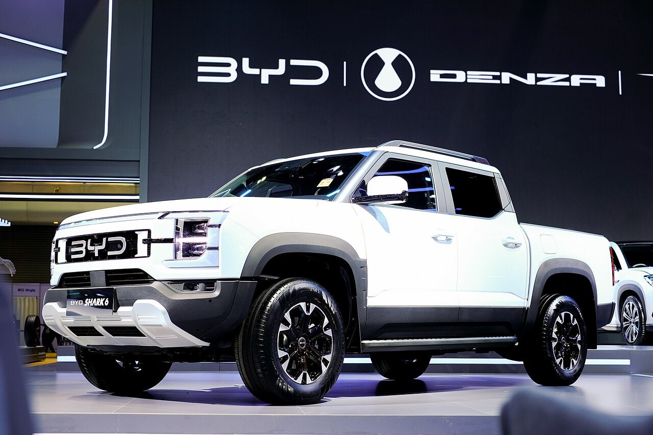 ЕУ ПОВТОРНО РАЗГЛЕДУВА ВОВЕДУВАЊЕ ЦАРИНИ за хибридни возила произведени во Кина