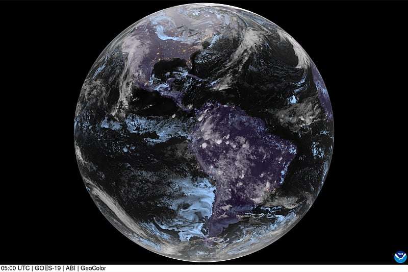 Поглед од вселената кон планетата Земја во првите секунди од 2026 година