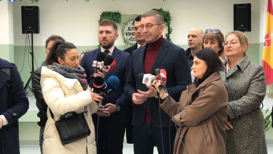 Мицкоски го обвини Пендаровски дека носел незаконски и неуставни одлуки за време на ковид-пандемијата