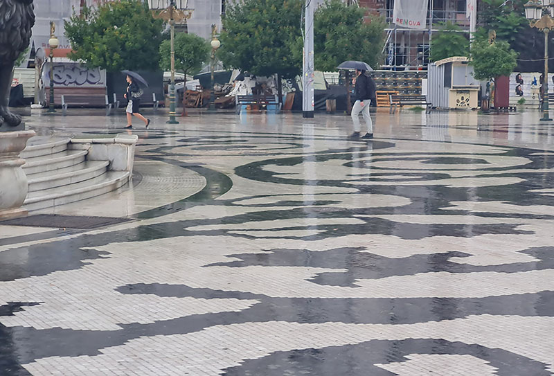 Облачно време со врнежи од дожд и снег