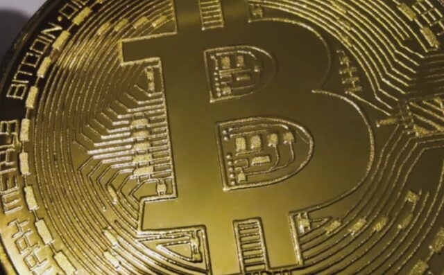 Биткоинот во пад по веста дека Кевин Ворш е фаворит за претседател на ФЕД