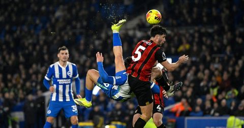 ВИДЕО: Костулас со „ножички“ го спаси Брајтон и донесе бод против Борнмут!