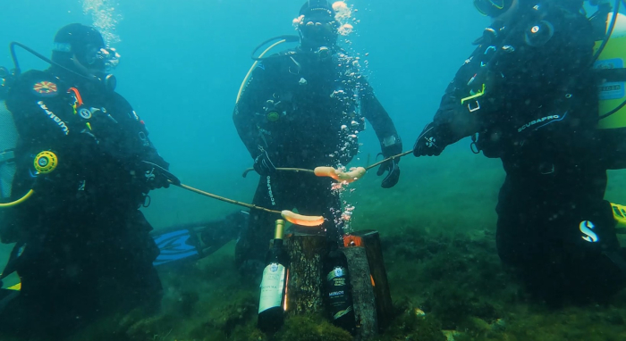 Запален василичарскиот оган во водите на Охридското Езеро