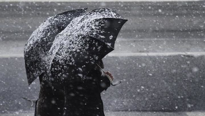 Времето денеска: Снег во Скопје и во западните делови од земјата