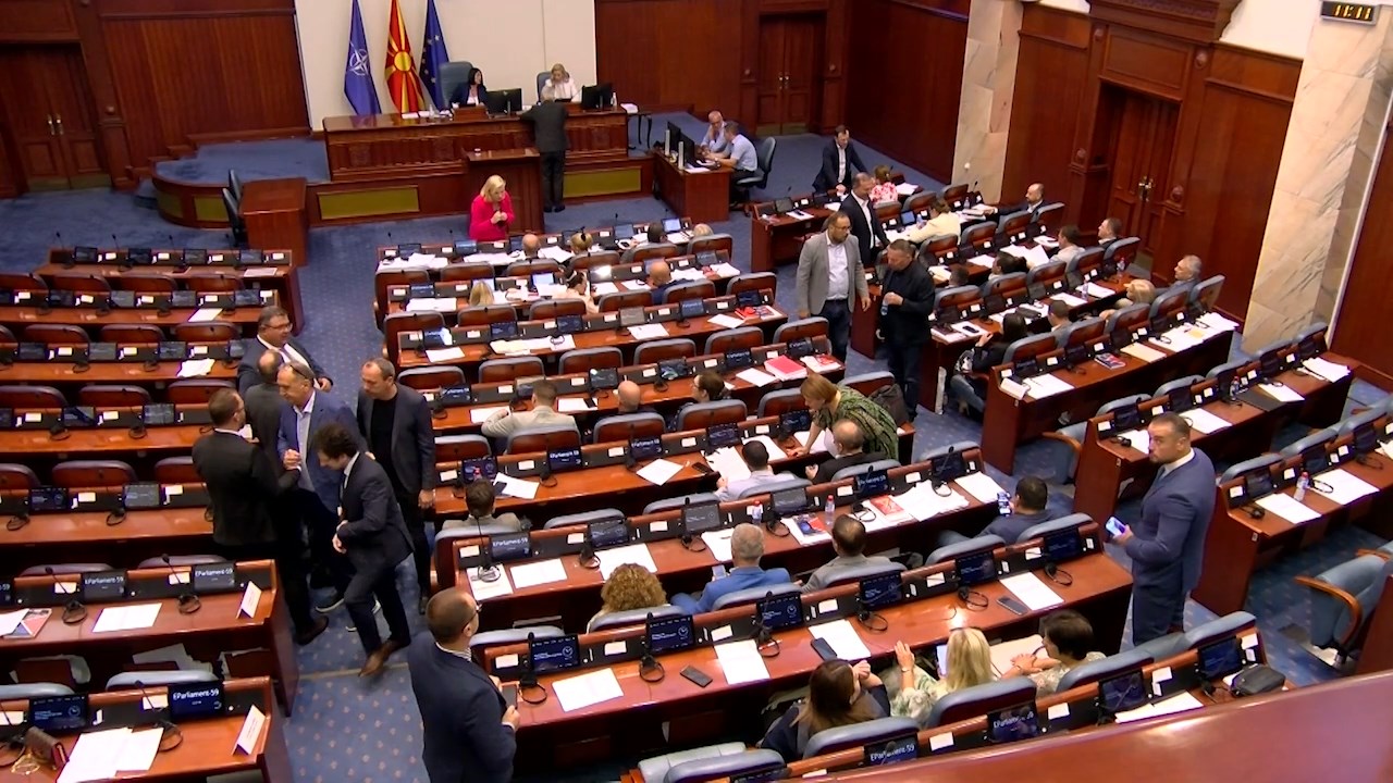 Ахмети го исполнува договорот со Мицкоски: ДУИ ќе гласа за законот битен за “безбеден град“