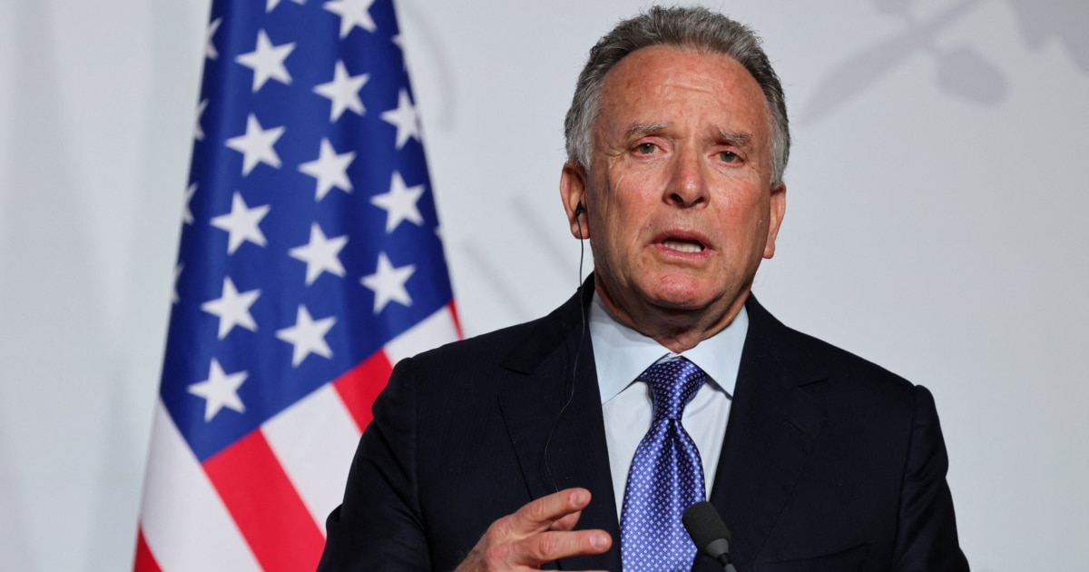 Виткоф вели дека останува само „едно прашање“ во мировните преговори за Украина