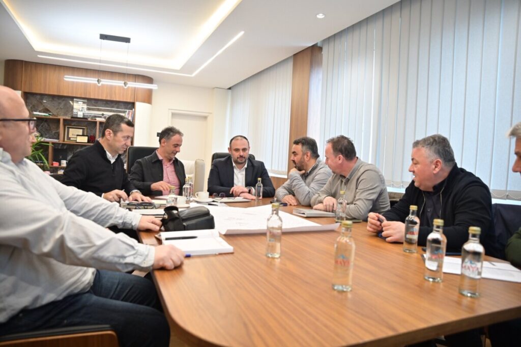 Ѓорѓиевски: Две монтажни катни гаражи добива Клиничкиот центар во Скопје