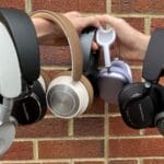 Милиони слушалки и звучници ранливи на хакирање