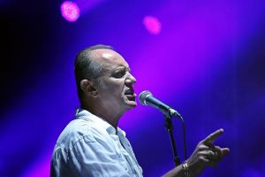 Денес роденден прославува Дарио Панковски, едно од најпрепознатливите имиња на македонската музичка сцена, музичар со децениска кариера и безвременски хитови