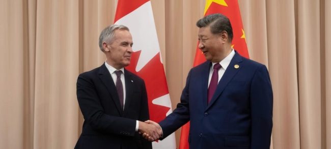 ТРАМП Ѝ СЕ ЗАКАНИ НА КАНАДА СО 100 ОТСТО ЦАРИНА ПОРАДИ ПРЕТСТОЈНИОТ ТРГОВСКИ ДОГОВОР СО КИНА