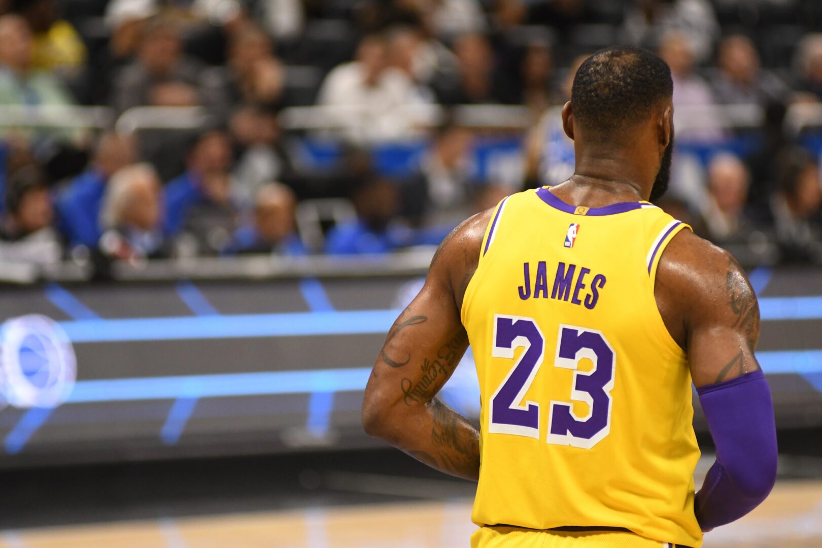 (Видео) Детроит Пистонс му го расипаа роденденот на Леброн Џејмс