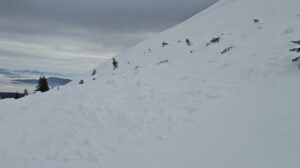 Опасност од лавини на Шар Планина, постителите да се пријавуваат и да не се движат без водич