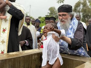 Групни крштевки во Мисионерскиот центар на Митрополијата Аруша во Танзанија за празникот Богојавление