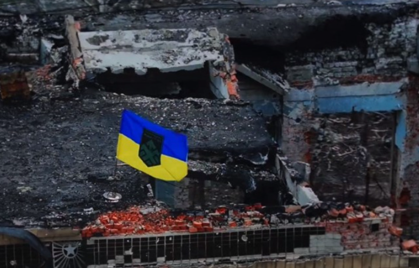 (ВИДЕО) СЕ ВЕЕ УКРАИНСКОТО ЗНАМЕ: Украина тврди дека  го освоила градското собрание во Купјанск