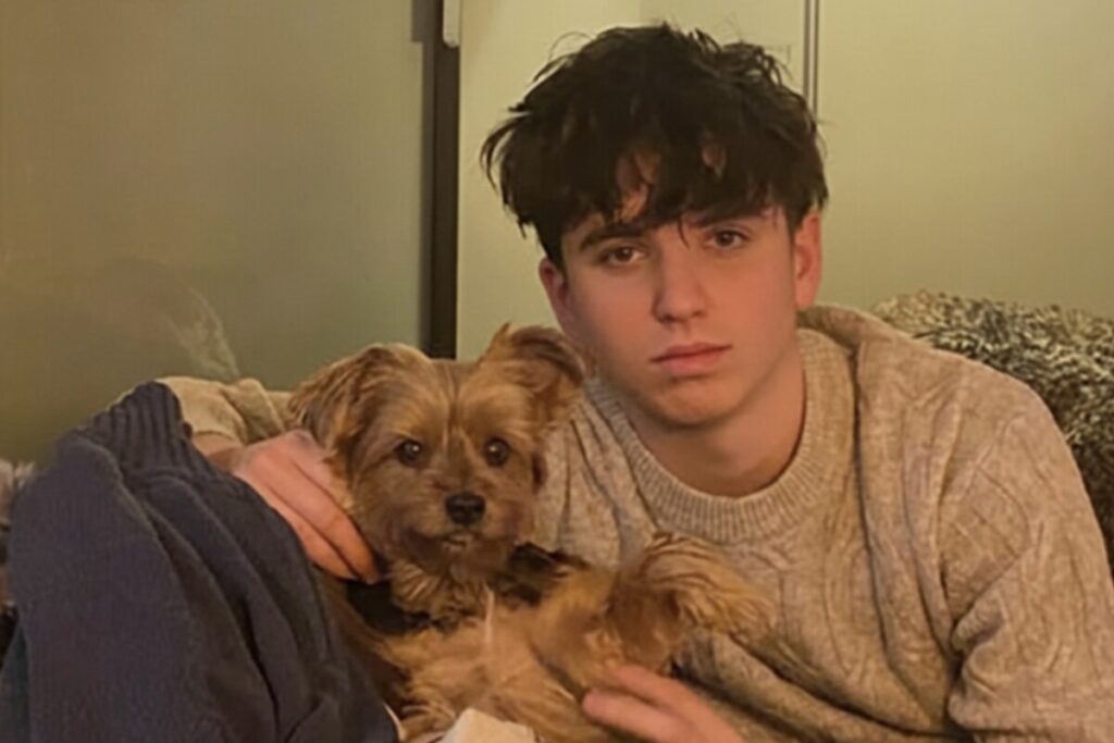 „Среќна Нова година, мамо“ – мајка очајно го бара синот исчезнат во пожарот во Кранс-Монтана