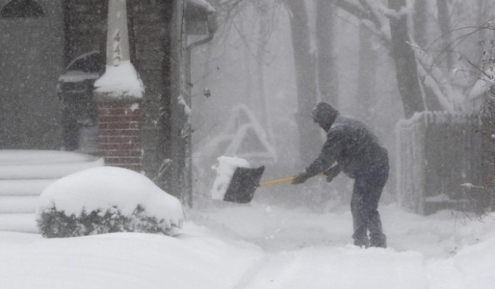 Повеќе од 700.000 домови без струја поради снежно невреме во САД