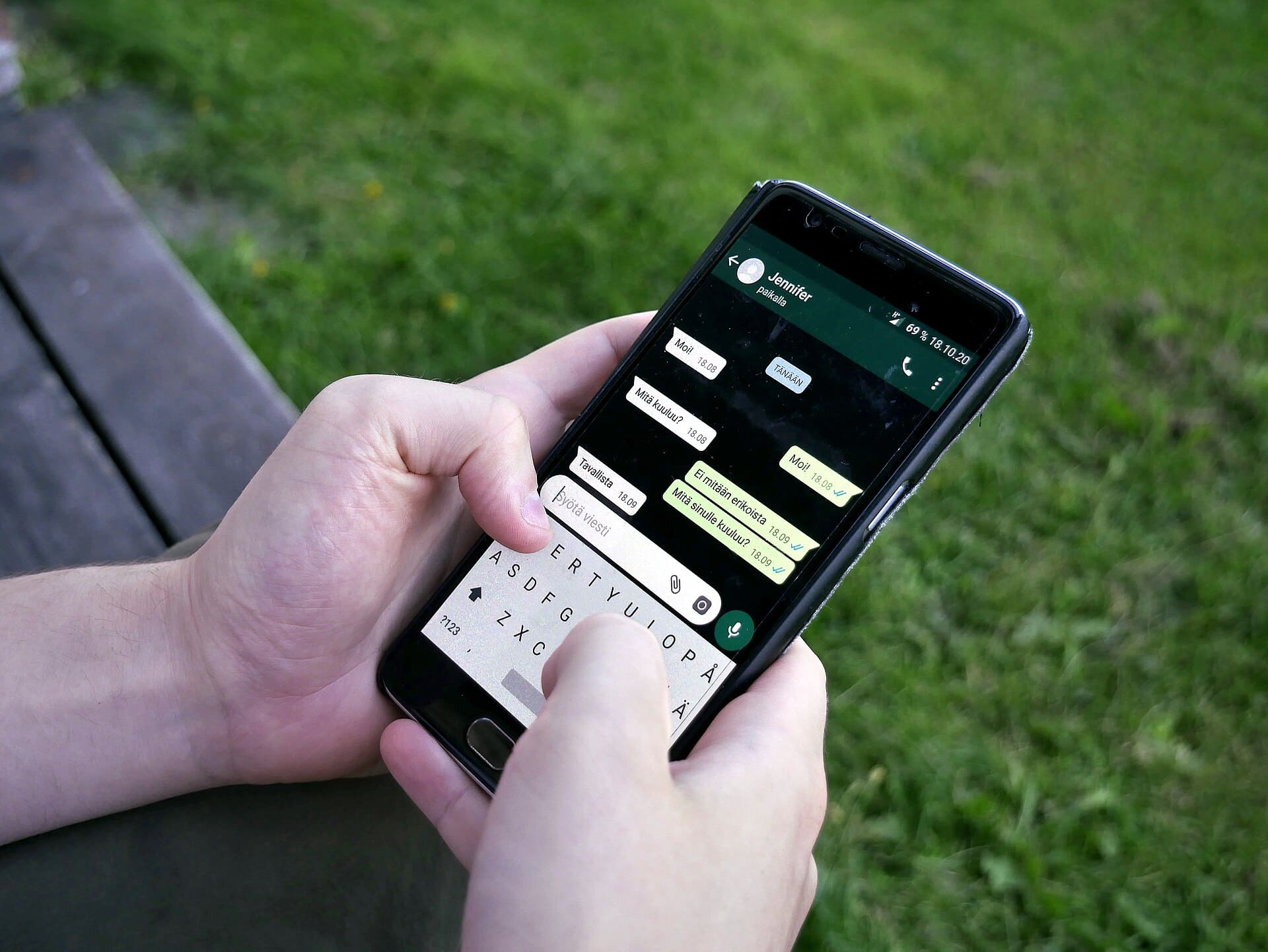 WHATSAPP КОРИСНИЦИ ЈА ТУЖАТ МЕТА, тврдат дека може да им ги чита приватните пораки. Маск порачува: Не сте безбедни, префрлете се на X Chat