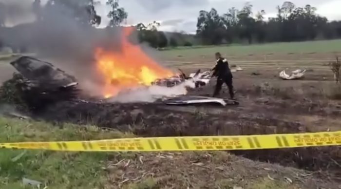 АВИОНСКА НЕСРЕЌА ВО КОЛУМБИЈА: Шест лица меѓу кои и популарниот колумбиски пејач Јеисон Хименес загинаа при пад на приватен авион