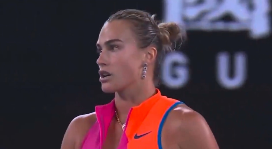 Сабаленка негира дека била непристојна кон Свитолина, но камерите ја издадоа (Видео)