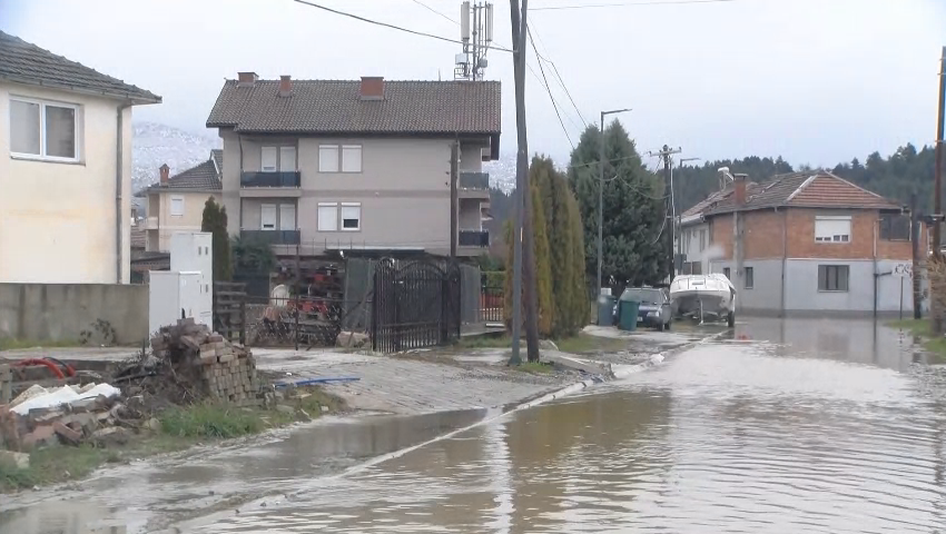 Се нормализира состојбата во западна Македонија по обилните врнежи од дожд