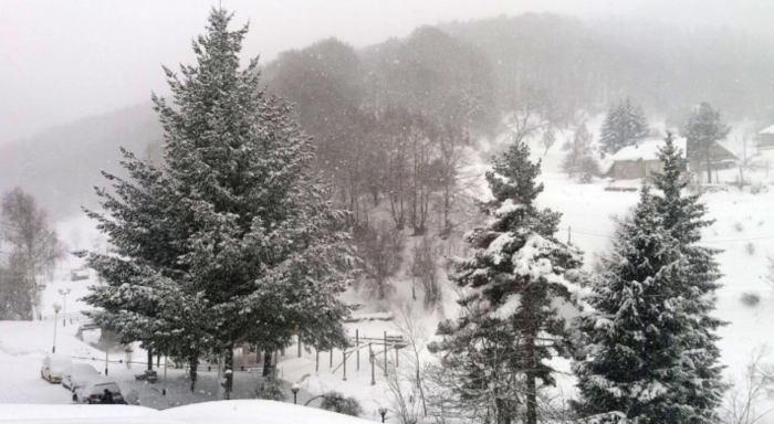 Најмногу врнежи во Маврови Анови, на Попова Шапка 43 сантиметри снег