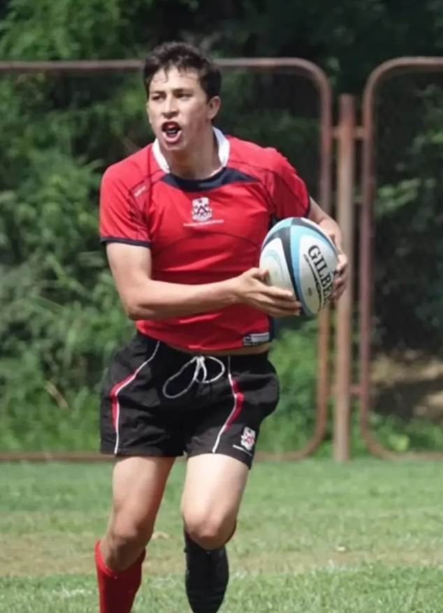 Британец кој останал парализиран на 21 година откако си го скршил вратот на одмор, открива какво е чувството да се има чипот на Илон Маск во мозокот