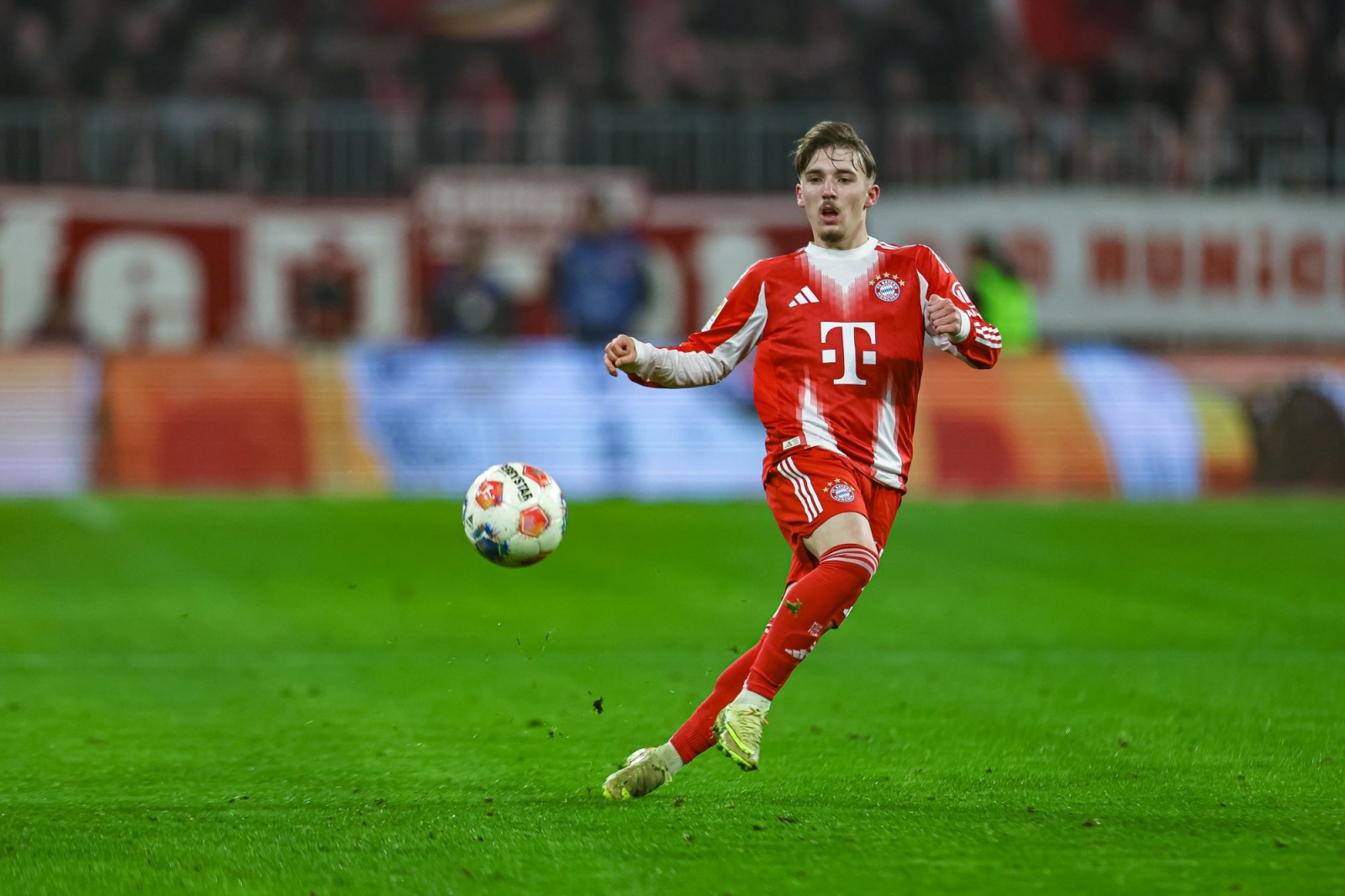 Младата ѕвезда на Баерн ги шокира навивачите: Сонувам да играм за Реал (ВИДЕО)