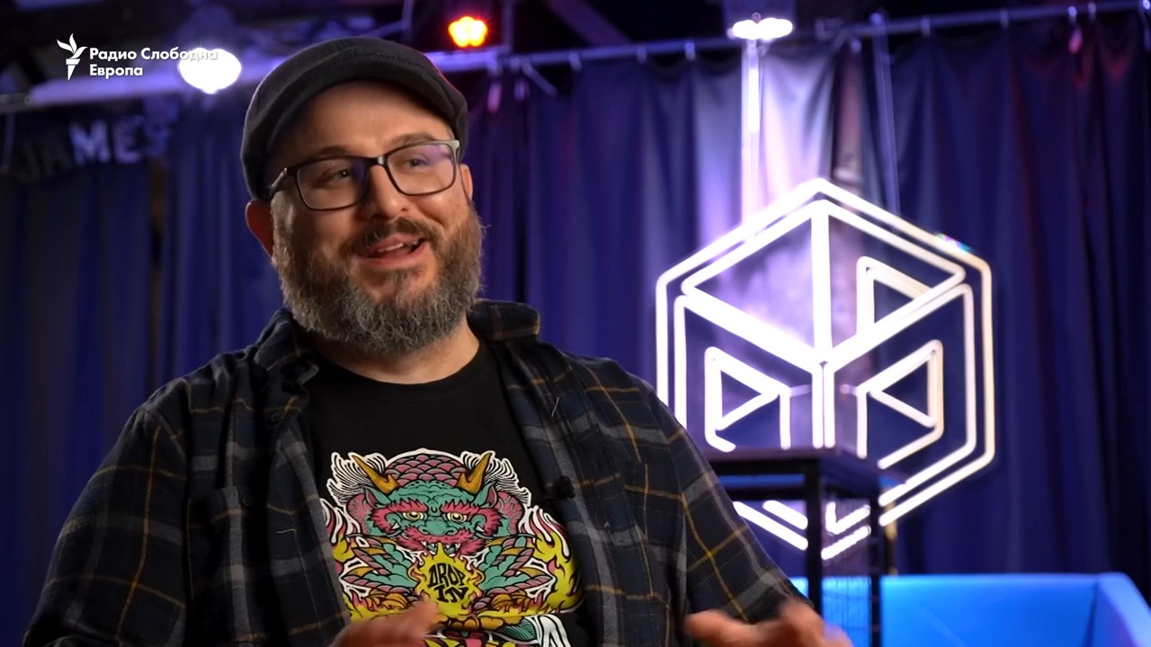 Петровски: Политичарите им земаат кришки од лебот на комичарите